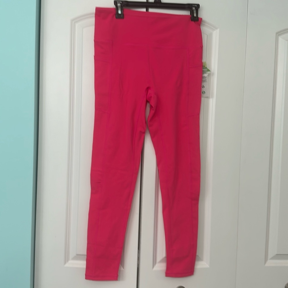 Workout leggings from Wild Oak Boutique - new with tags!! Could not return them